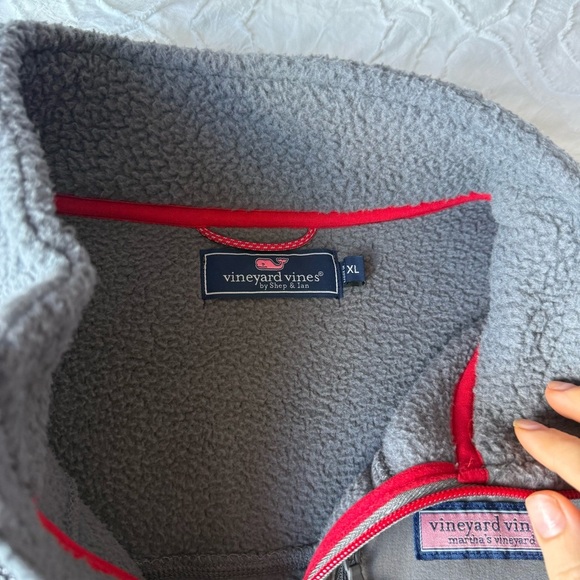 Vineyard Vines Gray Fleece with Red Trim Zipper Quarter Zip - Picture 3 of 8